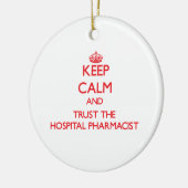 Behalten Sie Ruhe und vertrauen Sie dem Keramikornament (Links)