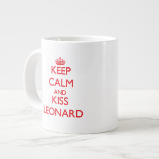 Behalten Sie ruhig und Kuss Leonard Jumbo-Tasse