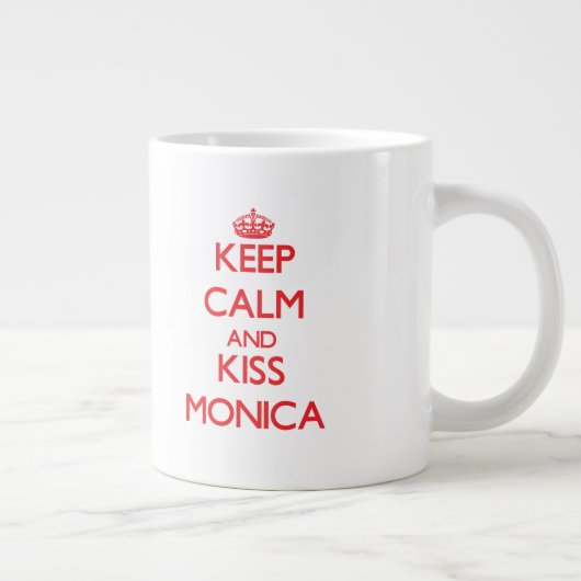 Behalten Sie ruhig und Kuss Monica Jumbo-Tasse (Rechts)
