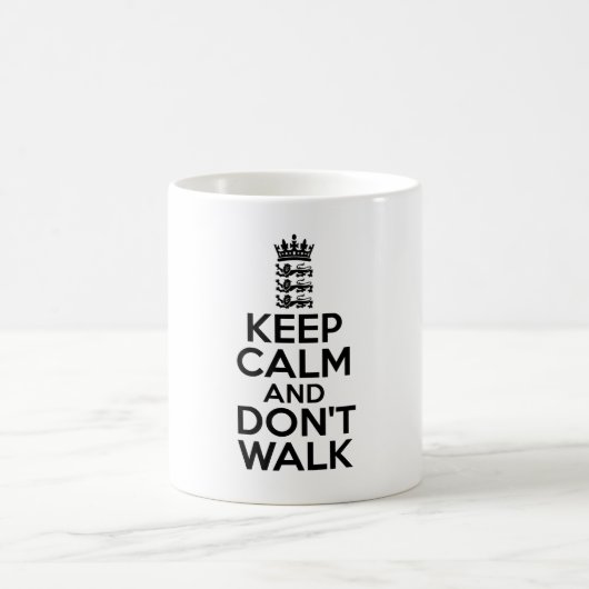 Behalten Sie ruhig und machen Sie Kricket weiter Kaffeetasse (Mittel)