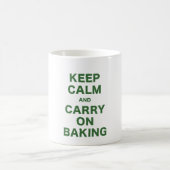 Behalten Sie ruhig und machen Sie weiter zu backen Kaffeetasse (Mittel)