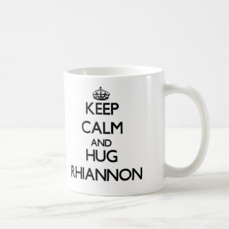 Behalten Sie ruhig und UMARMUNG Rhiannon Kaffeetasse