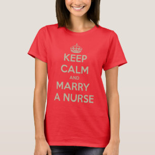 Behalten Sie ruhige Krankenschwester T-Shirt