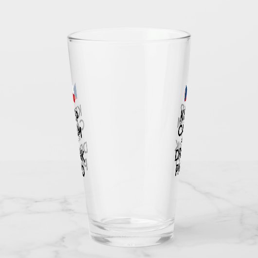 Behalten Sie ruhiges und Getränk Pivo Tscheche Glas (Rechts)