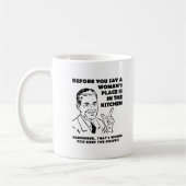 Behaltend Messer in der Küche Funny Mug Kaffeetasse (Links)