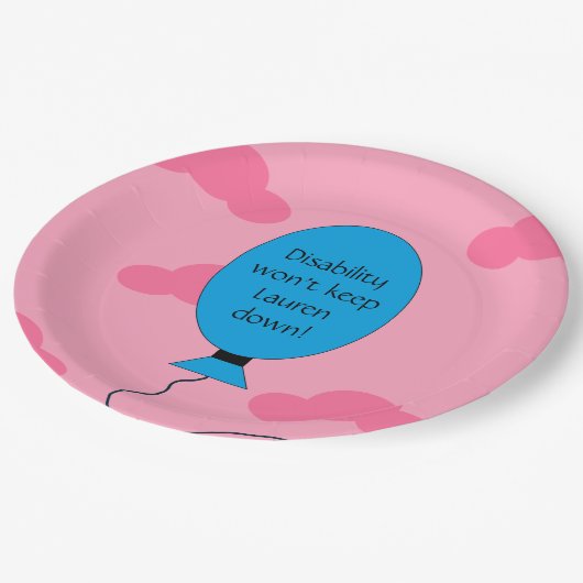 Behinderung und Vertrauen: Rosa Pappteller (Schrägansicht)