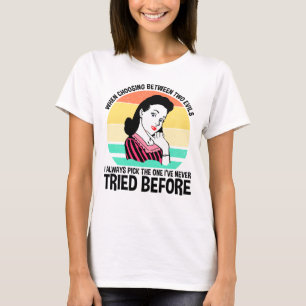 Bei der Auswahl zwischen zwei Evils T-Shirt