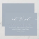 Bei der letzten Dusty Blue Minimalistisch Script H Einladung (Vorne/Hinten)