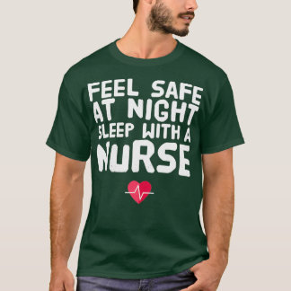 Bei einer Krankenschwester 4 T-Shirt