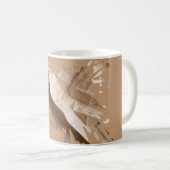 Beige abstraktes Papierstruktur-Tasse - Monogramm Kaffeetasse (VorderseiteRechts)