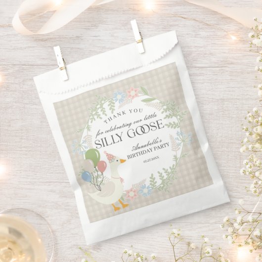 Beige Albern Gänse Floral Gingham Birthday Dessert Geschenktütchen (Ausgeschnitten)