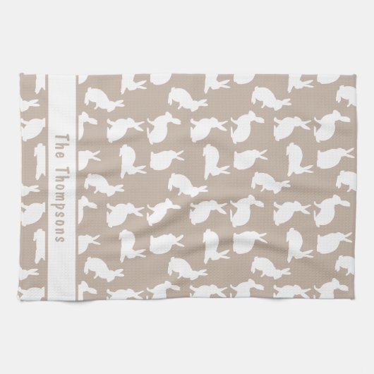 Beige And White Bunny Pattern And Name Easter Geschirrtuch (Horizontal)