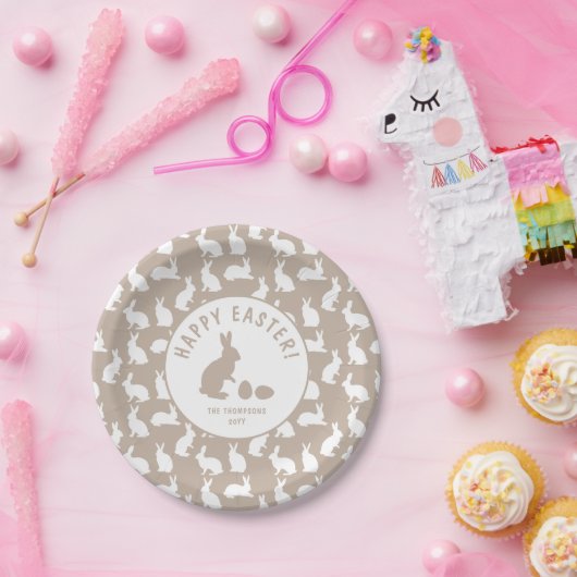 Beige And White Bunny Pattern Happy Easter Pappteller (Party)