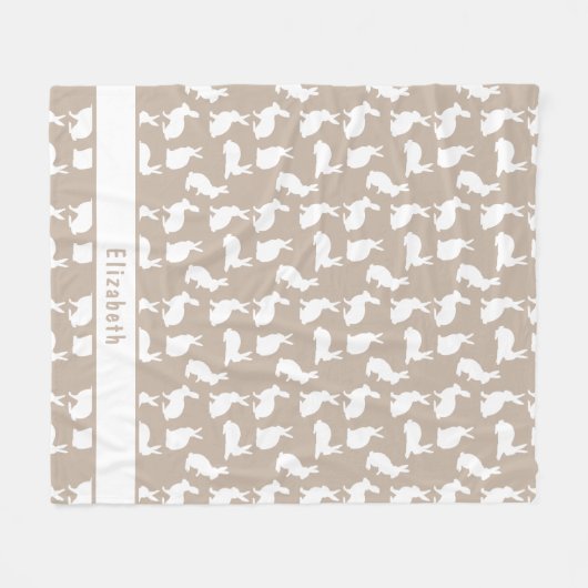 Beige And White Bunny Pattern With Name Easter Fleecedecke (Vorderseite (Horizontal))