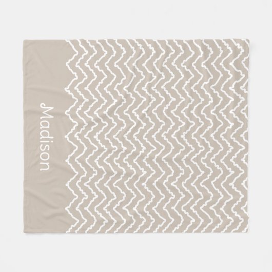Beige And White Squiggly Chevron Zigzag Pattern Fleecedecke (Vorderseite (Horizontal))