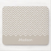 Beige And White Squiggly Chevron Zigzag Pattern Mousepad (Vorne)