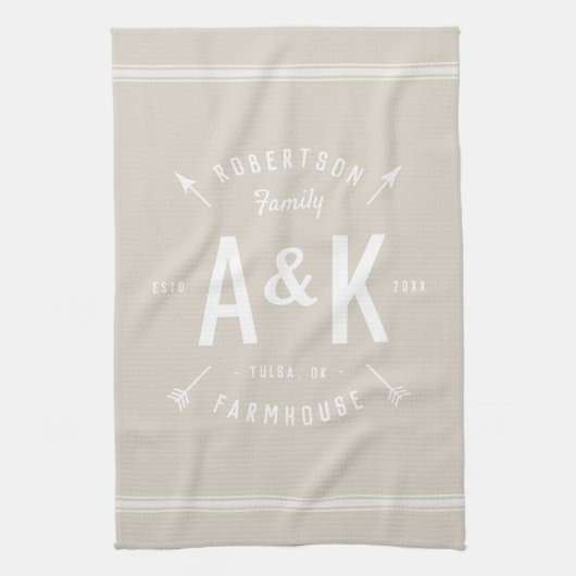 Beige Arrow Monogram | Editierbare Farben Geschirrtuch (Vertikal)