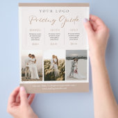 Beige Ästhetik Elegante Minimalistische Fotografie Flyer (Hand)