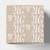 Beige Beige-Geschenke der beiden Initials Geschenkschachtel (Oben)