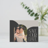 Beige Black Chic Modernes Arch Foto Hochzeit Postkarte (Stehend Vorderseite)