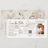 Beige Boarding Pass Hochzeit in Urlaubsort Qr Code Einladung (Vorne/Hinten)