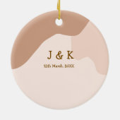 Beige boho curvy orange wedding name date keramik ornament (Hinten)