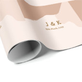 Beige Boho kurviger orange Hochzeit Name Datum Geschenkpapier (Rolleneckpunkt)