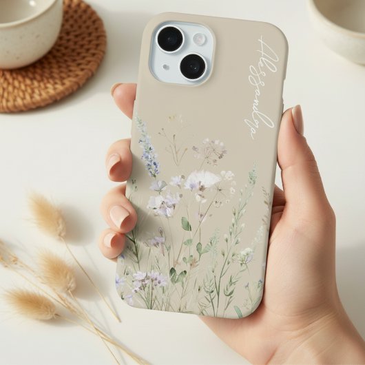 Beige Boho Watercolor Wildblumen iPhone 15 Hülle