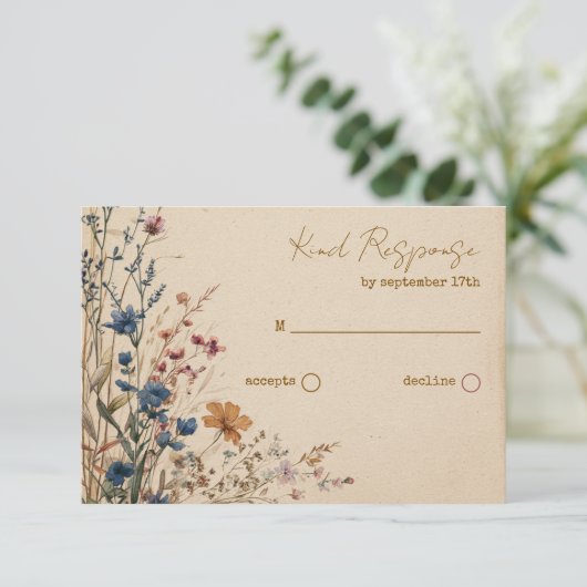 Beige Border Rustic Boho Wildblume QR Code RSVP Karte (Stehend Vorderseite)