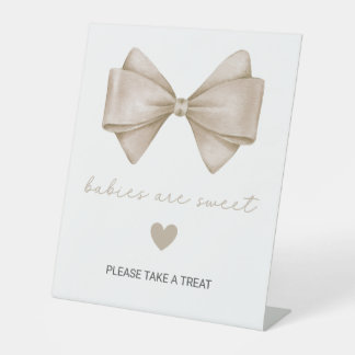 Beige Bow Babydusche Babys sind süß Sockelschild
