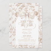 Beige Bow Toile Sie bindet das Brautparty des Knot Einladung (Vorne/Hinten)