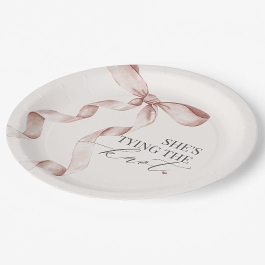 Beige Bow verbindet das Dekor des Brautparty "Knot Pappteller (Schrägansicht)