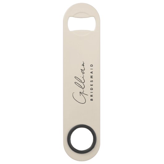 Beige Bridesmaid Minimalistisch Script Bottle Open Speed Flaschenöffner (Rückseite)
