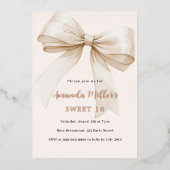 Beige Bug Rose Gold Sweet 16 Luxus Folieneinladung (Vorderseite)