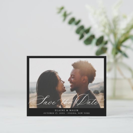 Beige Calligraphy Foto Ankündigung Datum freihalte (Stehend Vorderseite)