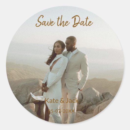 BEIGE CLASSIC ELEGANT COUPLE ADD QR SAVE THE DATE RUNDER AUFKLEBER (Vorderseite)