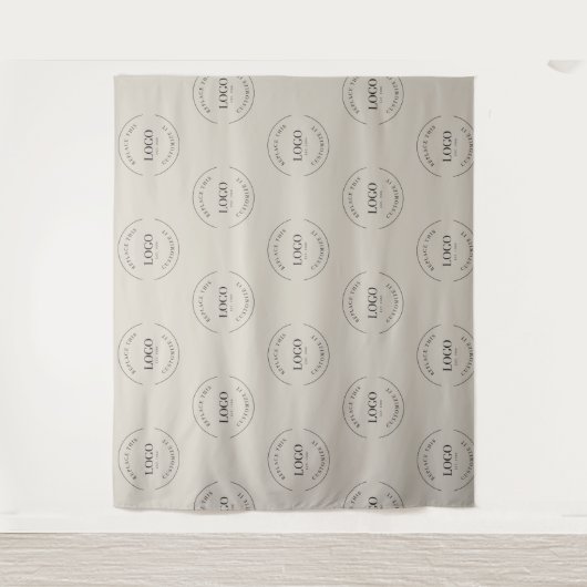 Beige Custom white Logo step and repeat backdrop Wandteppich (Vorderseite)