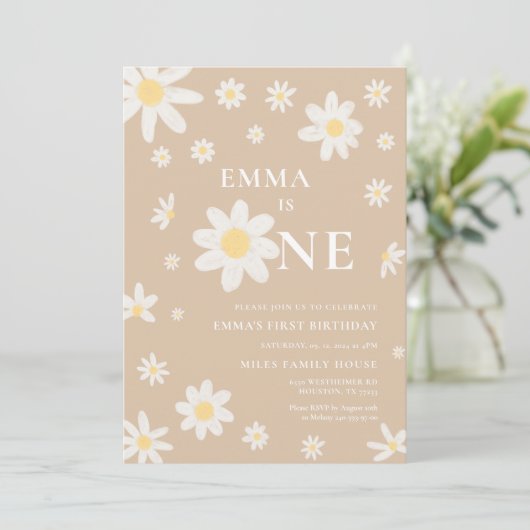 Beige Daisy Einladung 1. Geburtstag (Stehend Vorderseite)