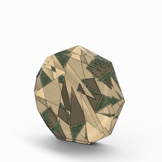 Beige dreieckige Ausschnitt auf dunkelgrünem Hinte Fotoblock (Rechts)