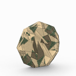 Beige dreieckige Ausschnitt auf dunkelgrünem Hinte Fotoblock