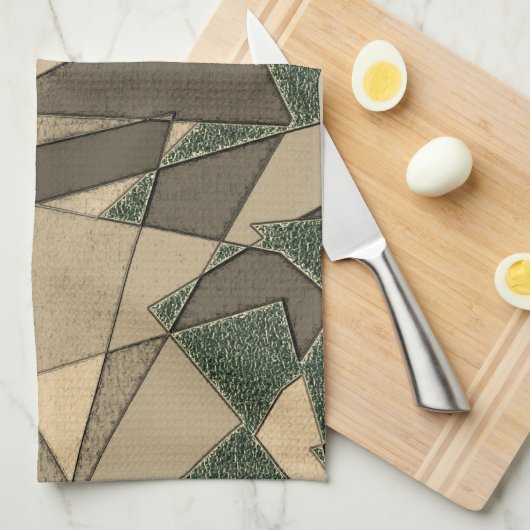 Beige dreieckige Ausschnitt auf dunkelgrünem Hinte Geschirrtuch (Viertel Falte)