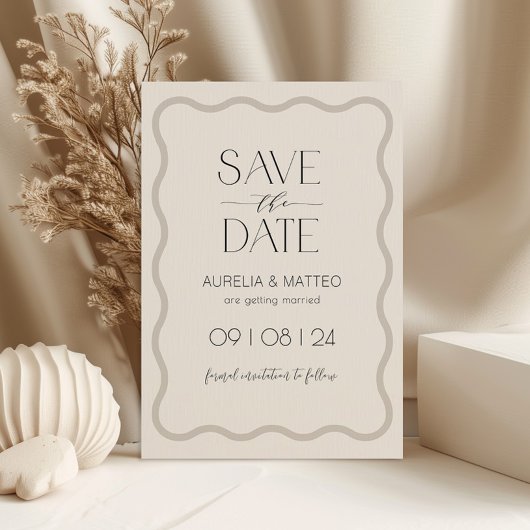 Beige Elegant Minimal Scallop Border Save the Date Einladung