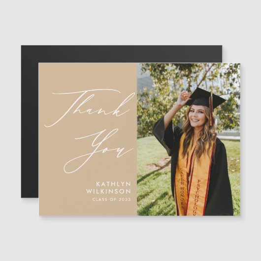 Beige Elegante Script Simple Abschluss Vielen Dank Magnetkarte (Vorne/Hinten)