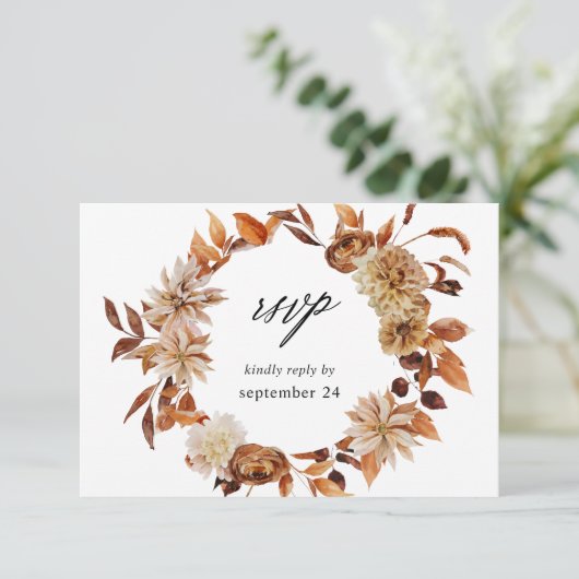 Beige Fall Floral w Meal UAWG RSVP Karte (Stehend Vorderseite)