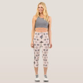 Beige Floral Star Patter: Benutzerdefinierter Text Capri Leggings (Vorderseite)