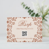 Beige Floral Wedding QR RSVP Karte (Stehend Vorderseite)
