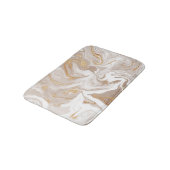 Beige flüssige Marmor, Goldlinienkunst. Badematte (Schrägansicht)
