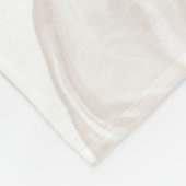 Beige flüssige Marmor, Goldlinienkunst. Fleecedecke (Ecke)