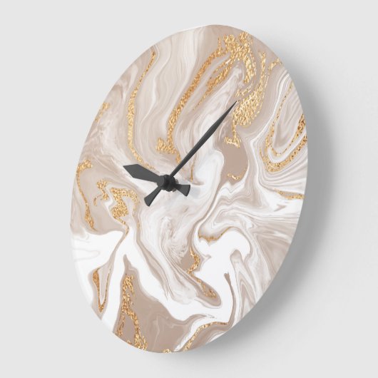 Beige flüssige Marmor, Goldlinienkunst. Große Wanduhr (Winkel)