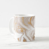 Beige flüssige Marmor, Goldlinienkunst. Kaffeetasse (Vorderseite Links)